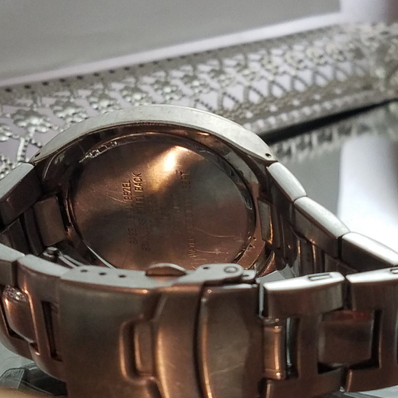 Armitron Unisex Watch Month and Date Working for Men - Picture 4 of 8